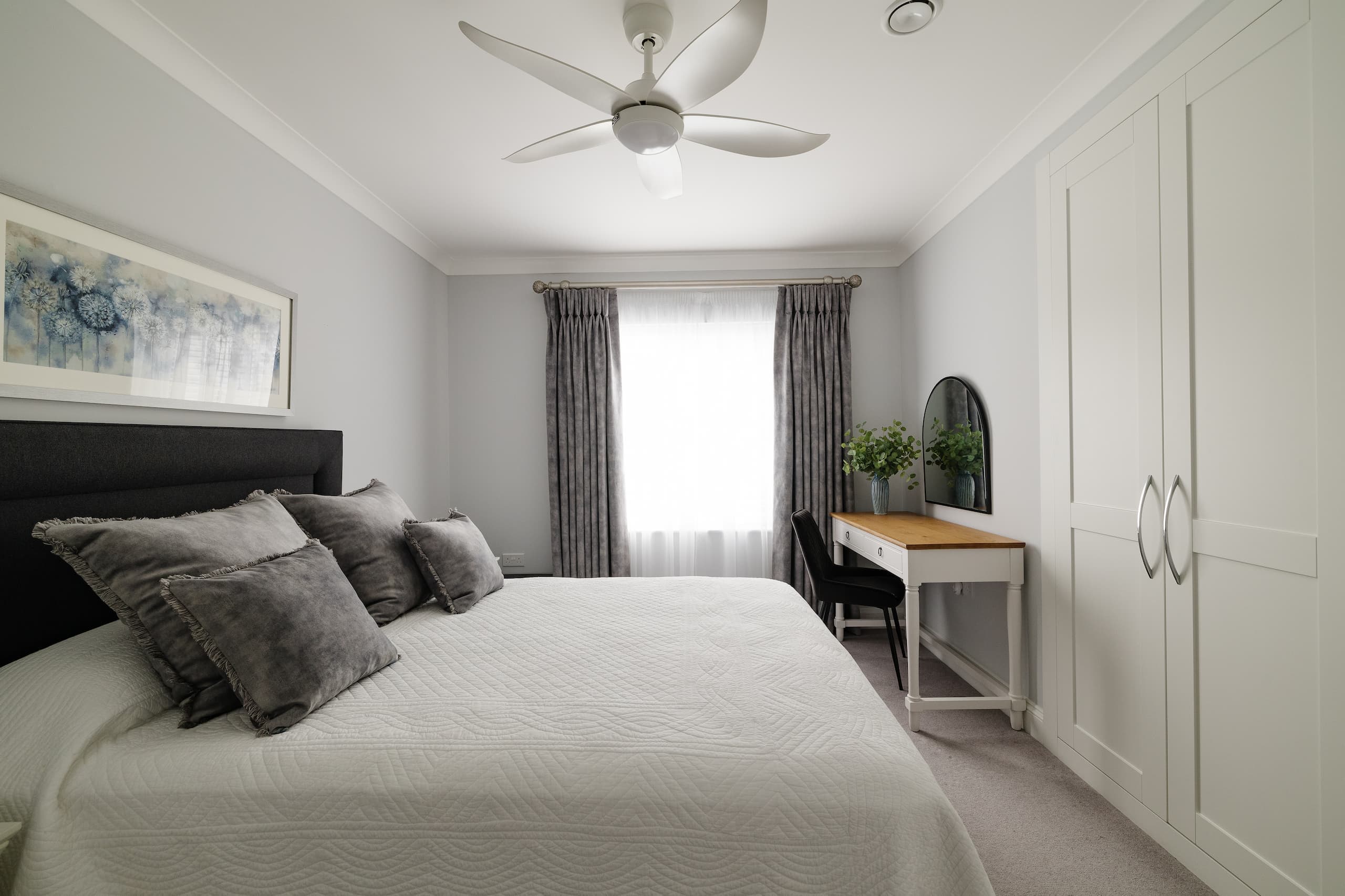 Barnard Mews, Burford